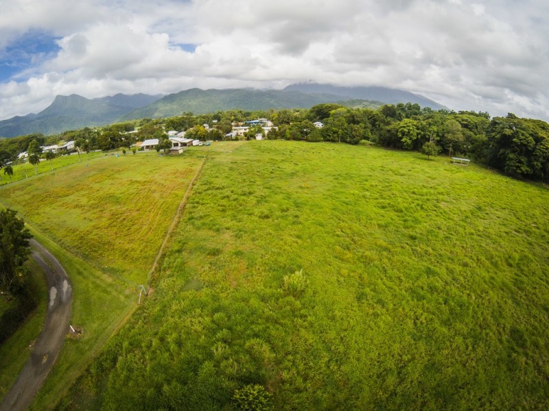 3 Junction Road, Mossman QLD 4873