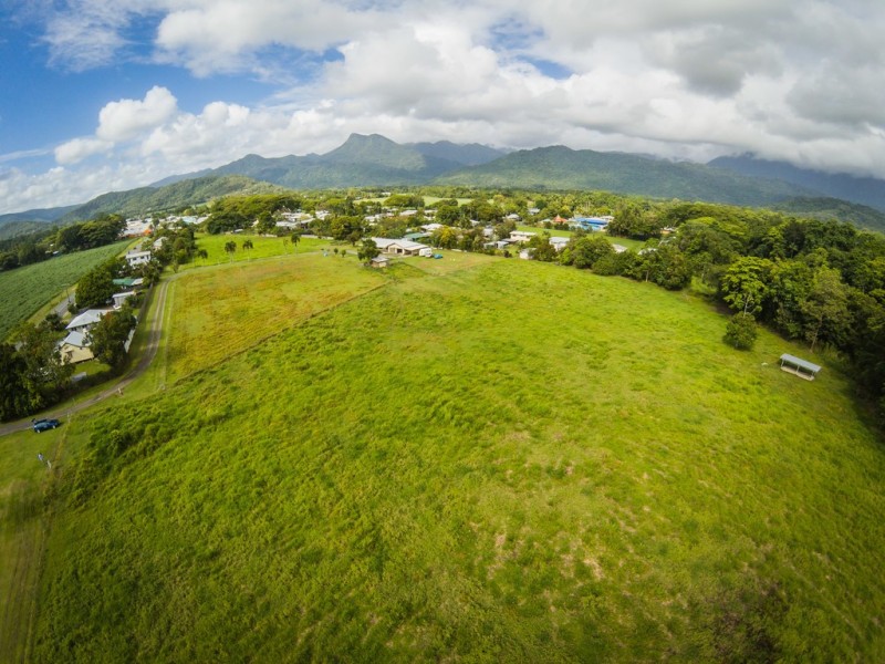 3 Junction Road, Mossman QLD 4873