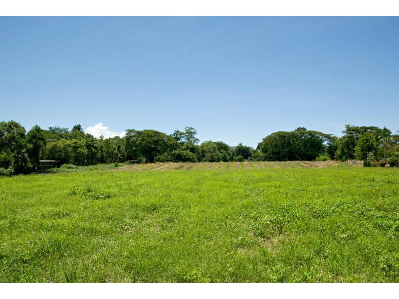 3 Junction Road, Mossman QLD 4873