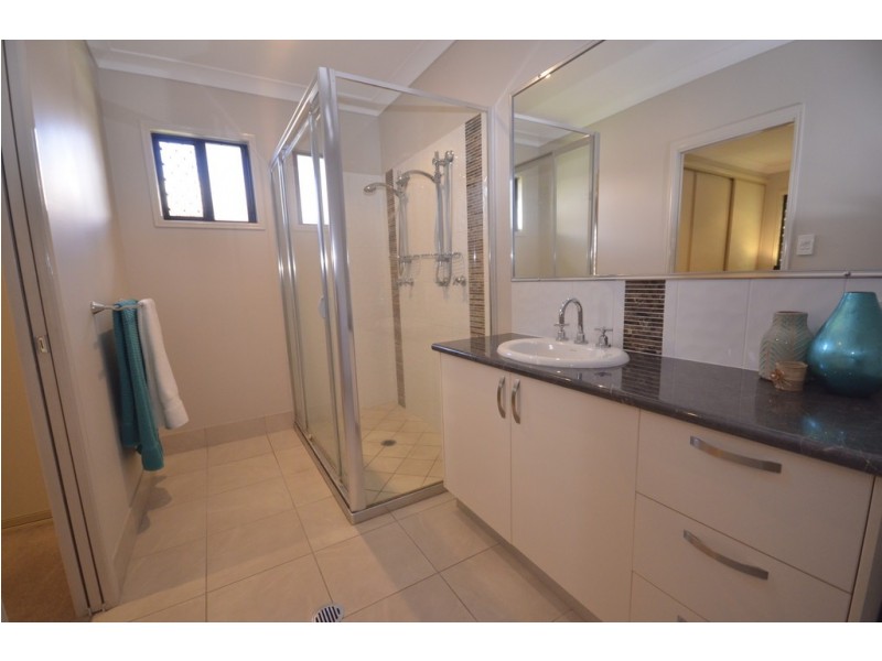 14 White Oak Avenue, Mossman QLD 4873