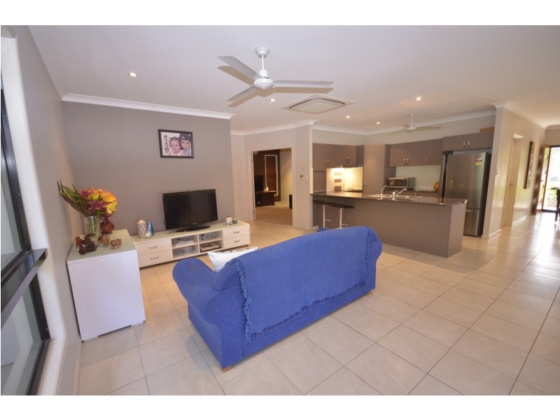 14 White Oak Avenue, Mossman QLD 4873