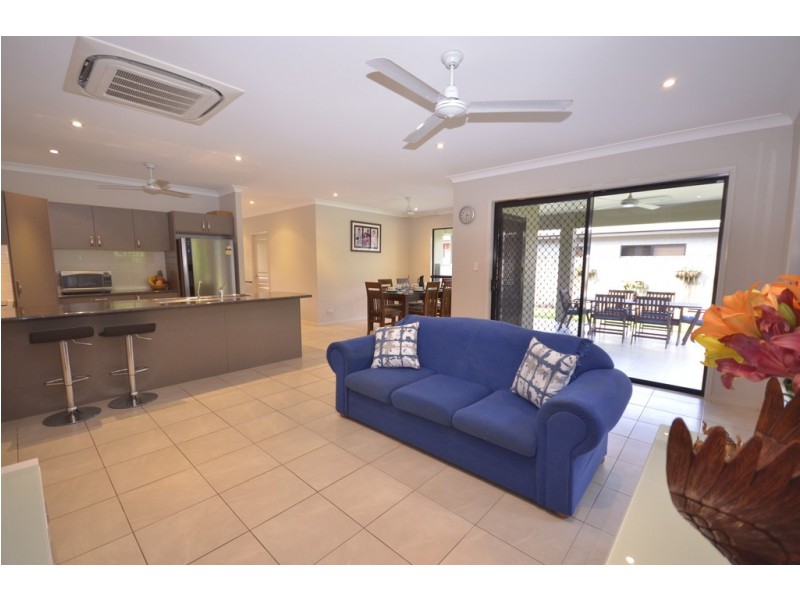 14 White Oak Avenue, Mossman QLD 4873