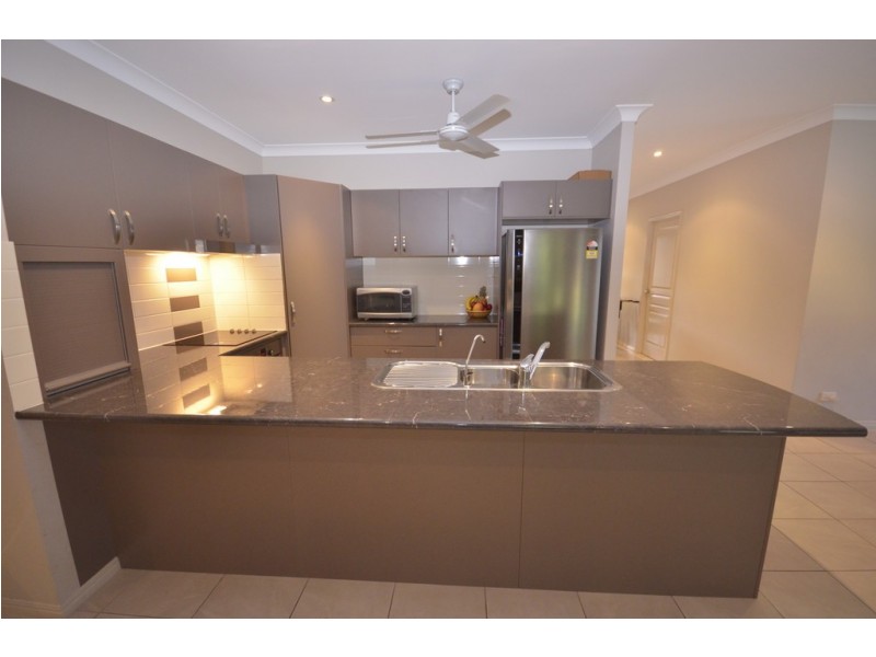 14 White Oak Avenue, Mossman QLD 4873