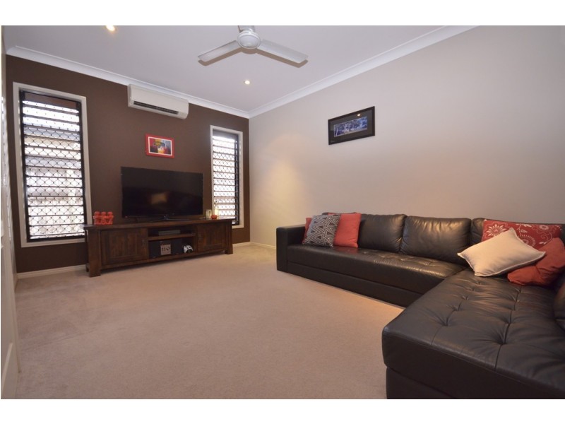 14 White Oak Avenue, Mossman QLD 4873