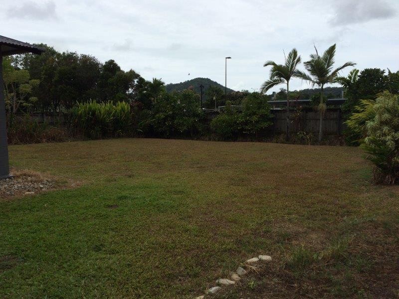 40 Riflebird Crescent, Mossman QLD 4873
