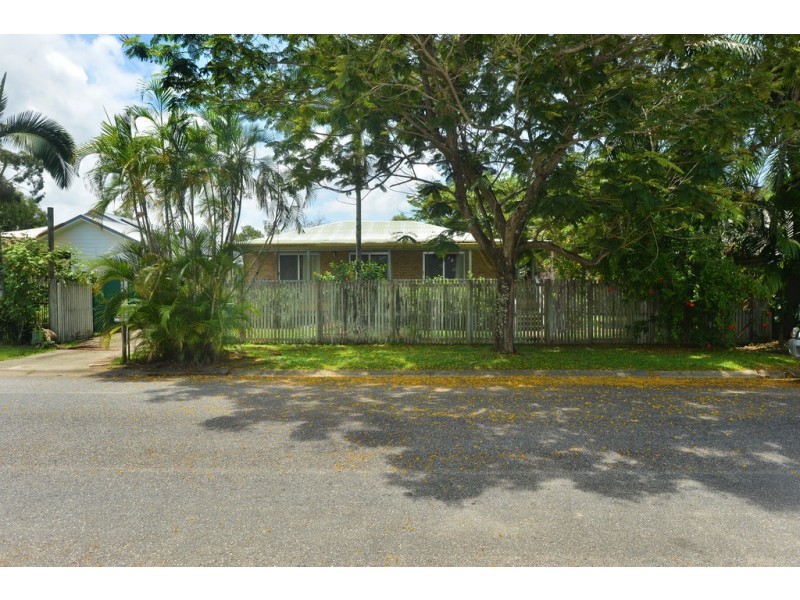 4 Jewel Close, Port Douglas QLD 4877