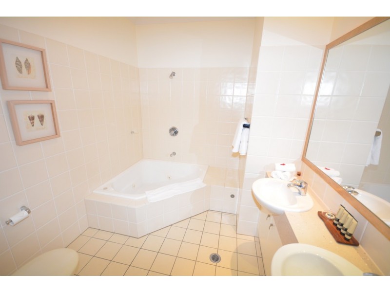 16/24-70 Nautilus Street (Paradise Links), Port Douglas QLD 4877