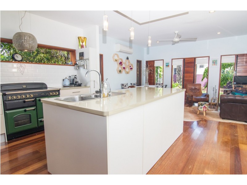 9 Limpet Avenue, Port Douglas QLD 4877