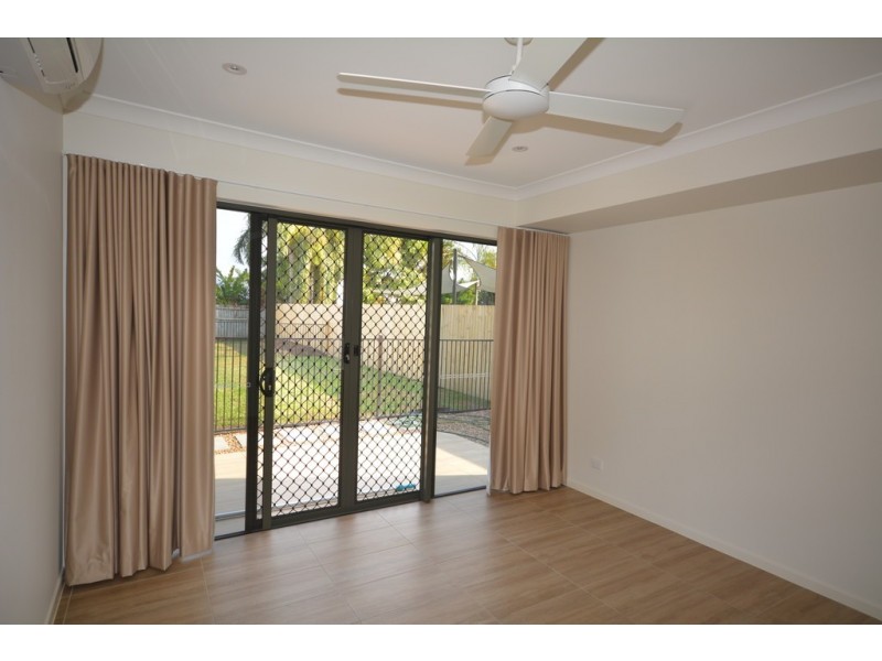 4 BOWER CLOSE, Port Douglas QLD 4877