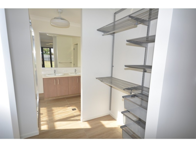 4 BOWER CLOSE, Port Douglas QLD 4877
