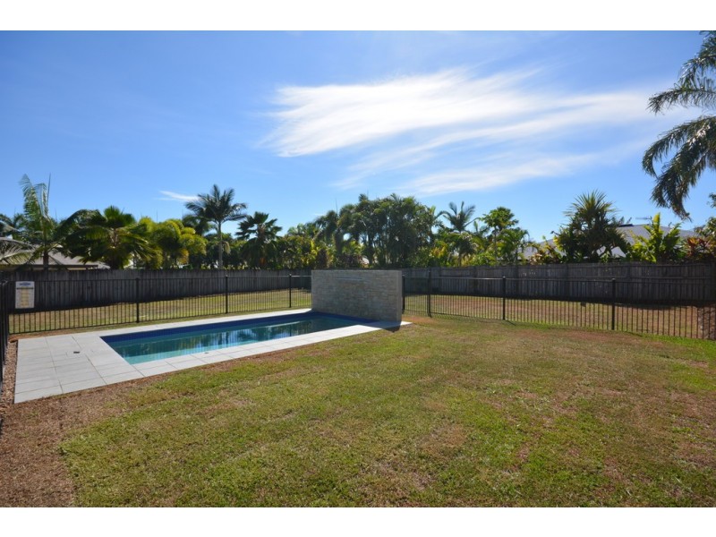 4 BOWER CLOSE, Port Douglas QLD 4877