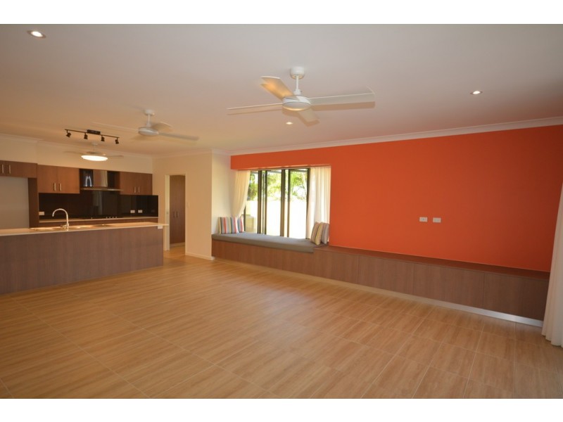 4 BOWER CLOSE, Port Douglas QLD 4877