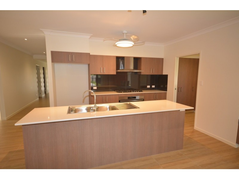 4 BOWER CLOSE, Port Douglas QLD 4877