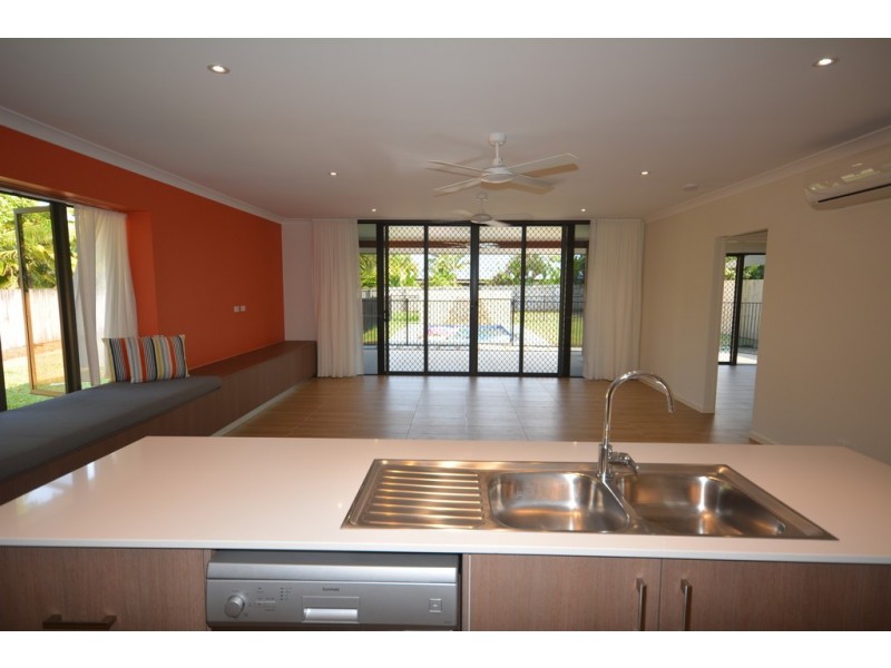 4 BOWER CLOSE, Port Douglas QLD 4877