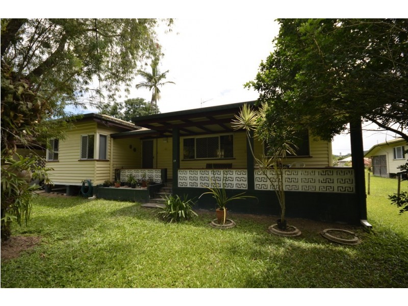 19 Foxton Avenue, Mossman QLD 4873