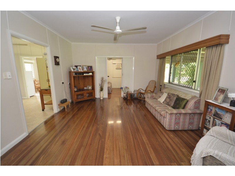 19 Foxton Avenue, Mossman QLD 4873