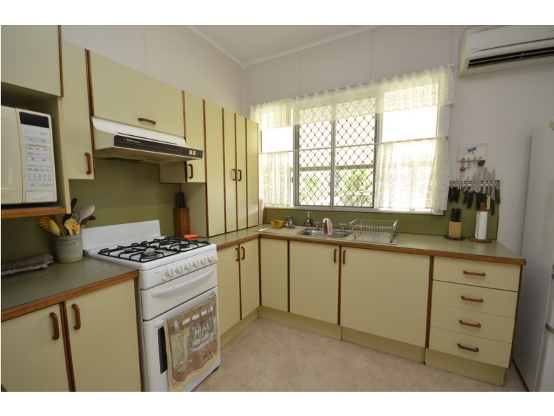 19 Foxton Avenue, Mossman QLD 4873