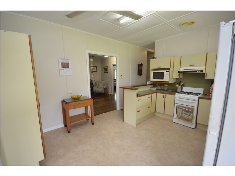 19 Foxton Avenue, Mossman QLD 4873