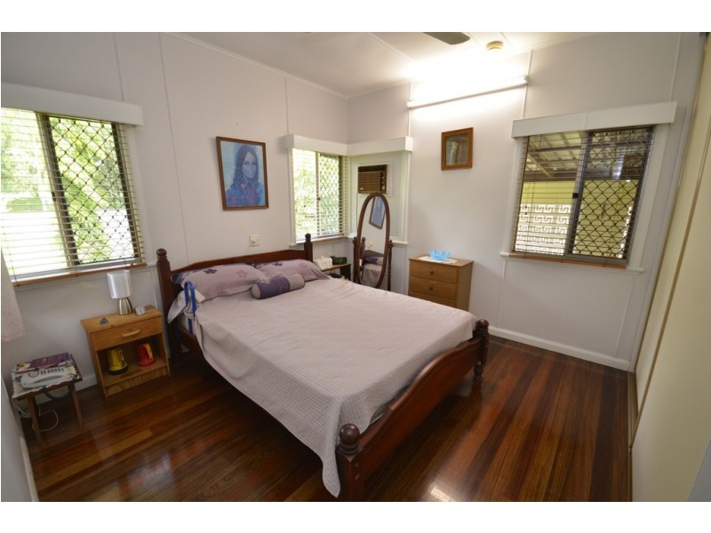 19 Foxton Avenue, Mossman QLD 4873