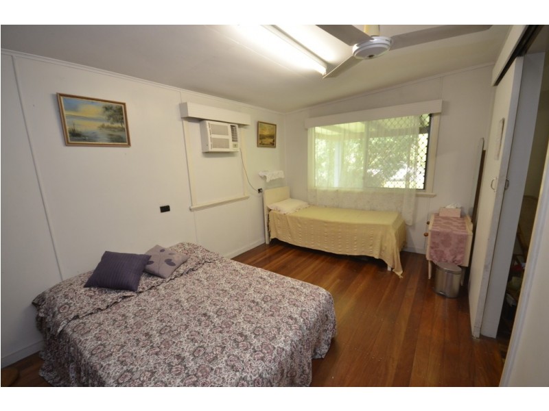 19 Foxton Avenue, Mossman QLD 4873