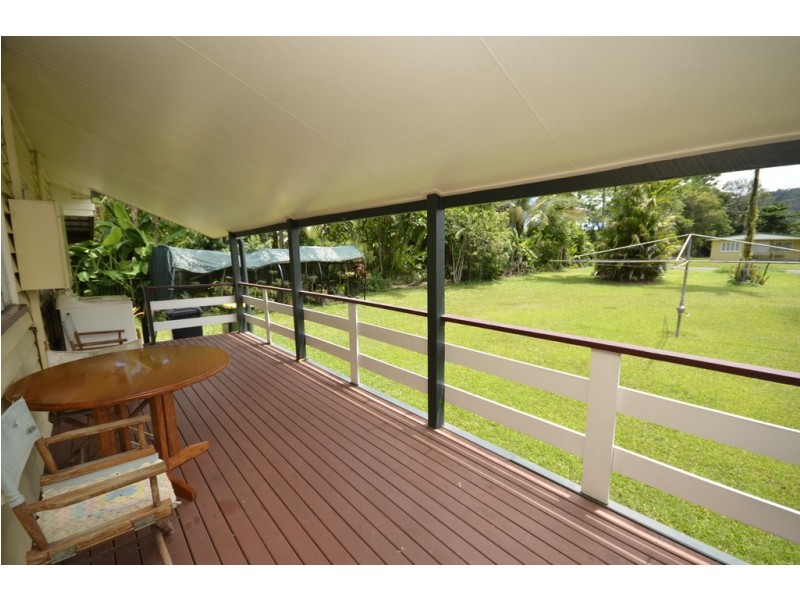 19 Foxton Avenue, Mossman QLD 4873