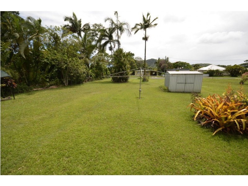 19 Foxton Avenue, Mossman QLD 4873