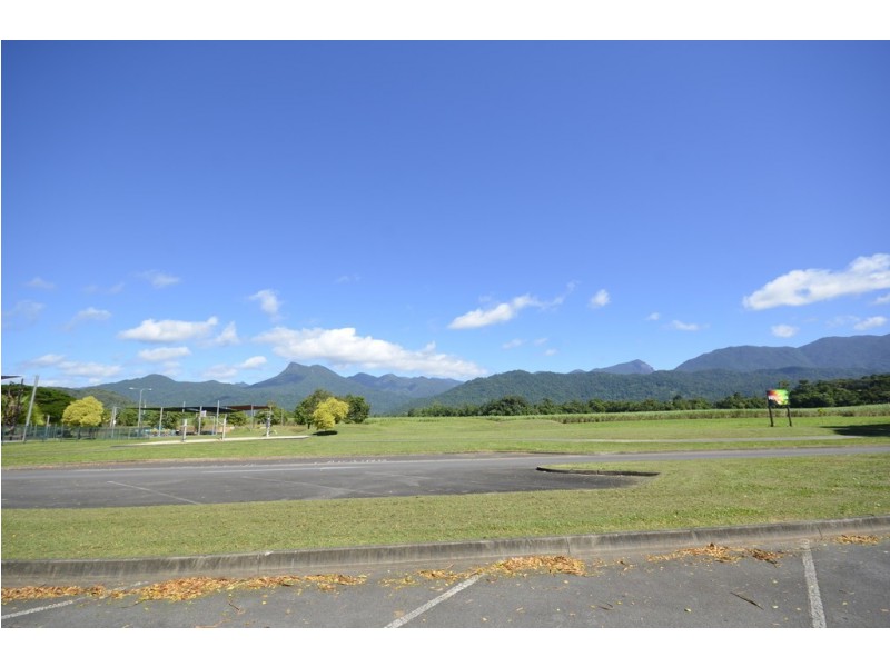19 Foxton Avenue, Mossman QLD 4873