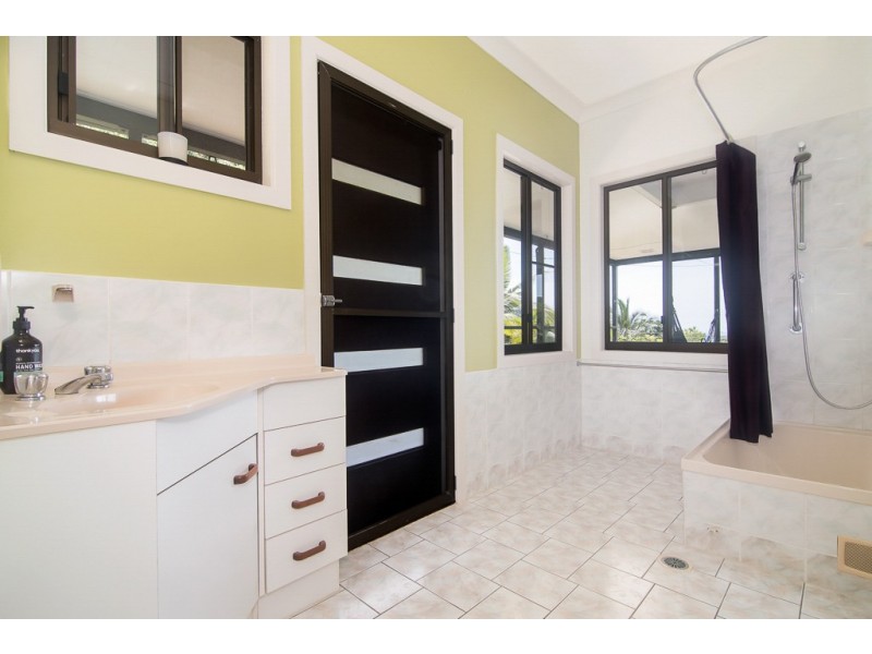 19 Palm Road, Daintree QLD 4873