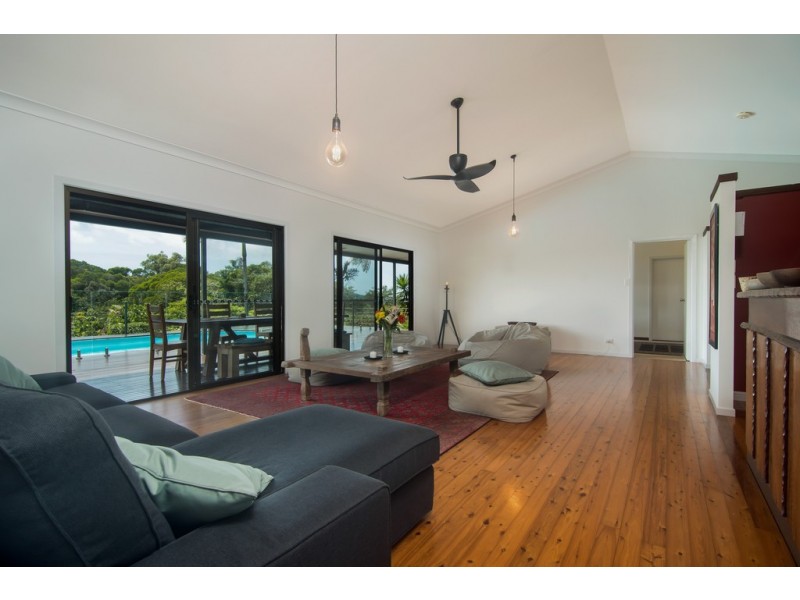 19 Palm Road, Daintree QLD 4873