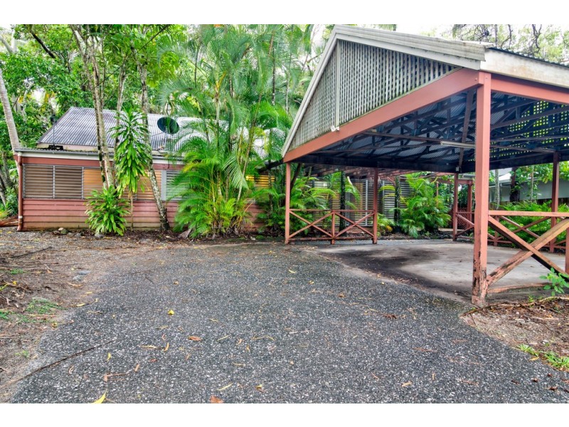 18 Sorrento Crescent, Port Douglas QLD 4877
