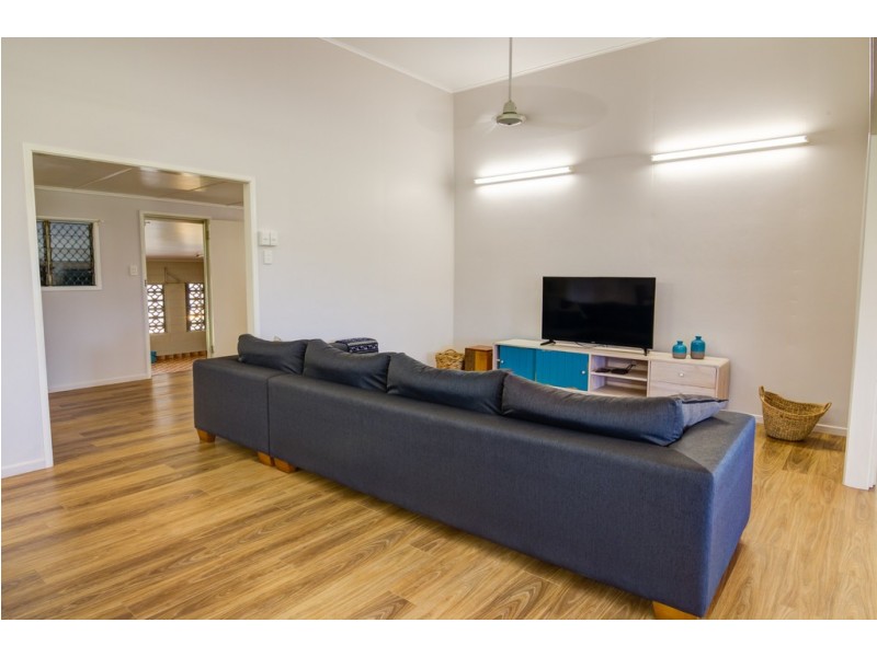 127 Miallo Road, Miallo QLD 4873
