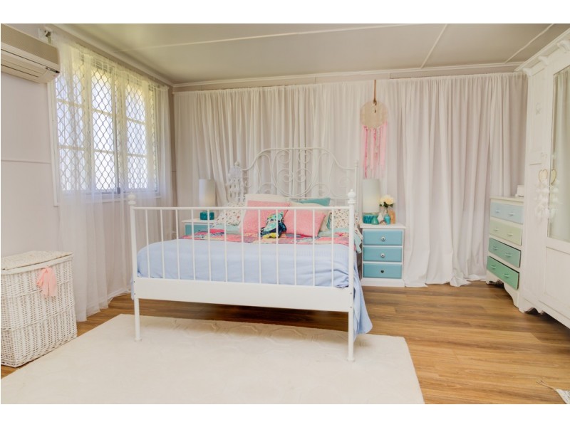 127 Miallo Road, Miallo QLD 4873