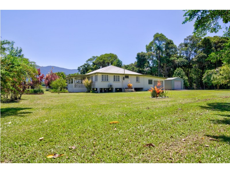 127 Miallo Road, Miallo QLD 4873