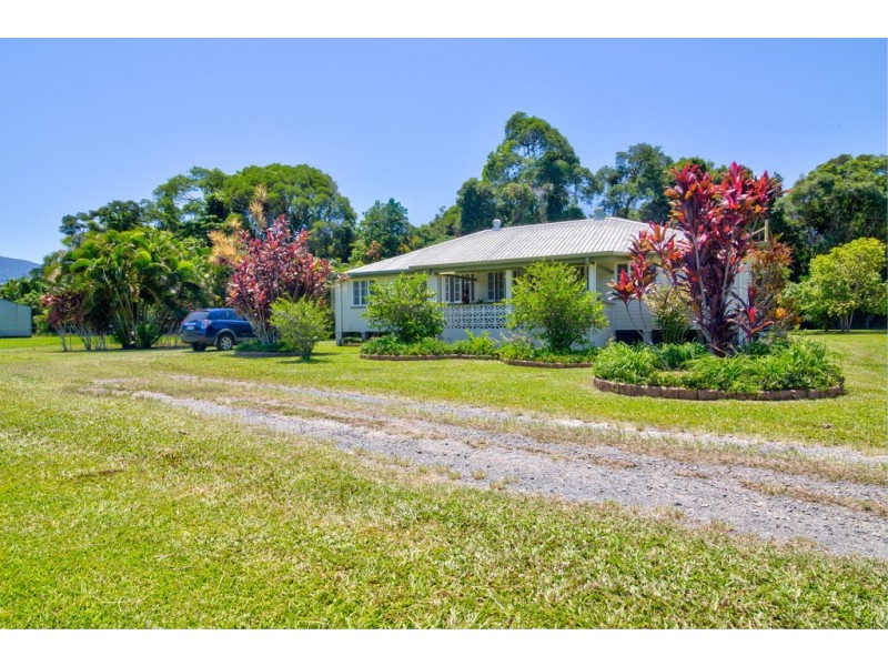 127 Miallo Road, Miallo QLD 4873