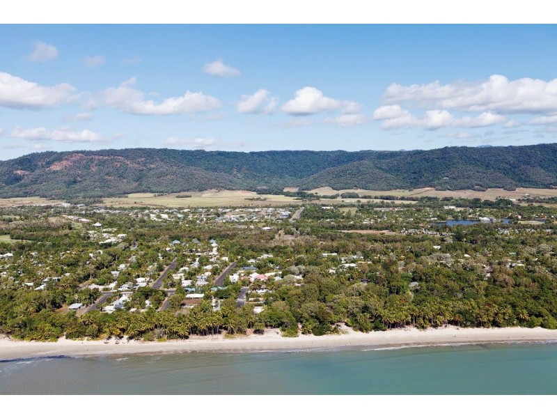 1/2-12 Reef Street (The Beachfront), Port Douglas QLD 4877