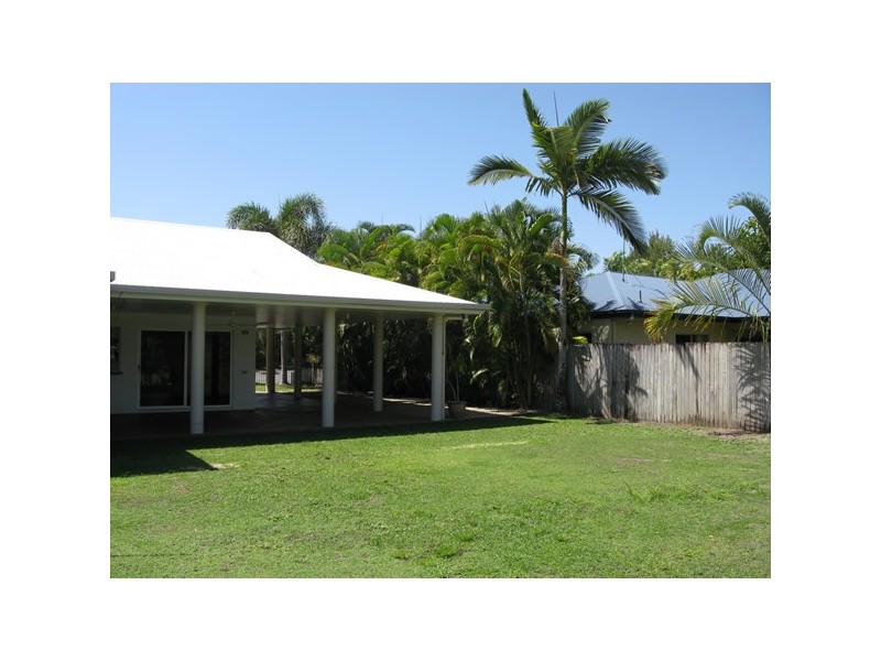 Cooya Beach QLD 4873