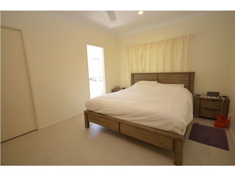11 RIFLEBIRD CRESCENT, Mossman QLD 4873
