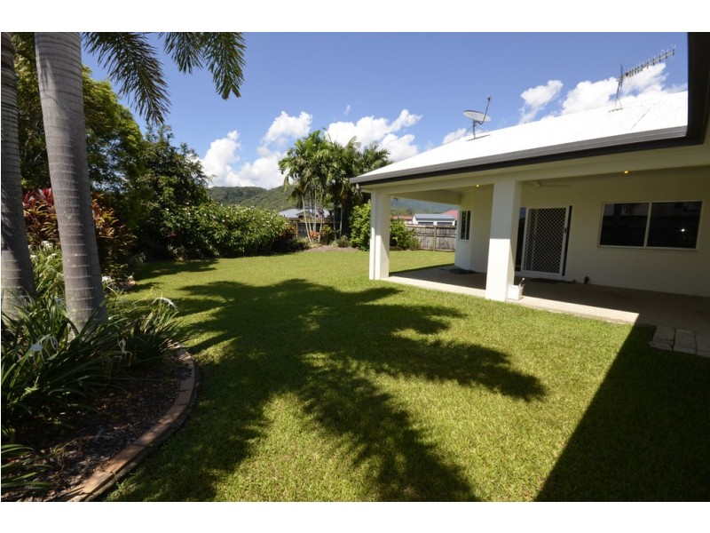 11 RIFLEBIRD CRESCENT, Mossman QLD 4873