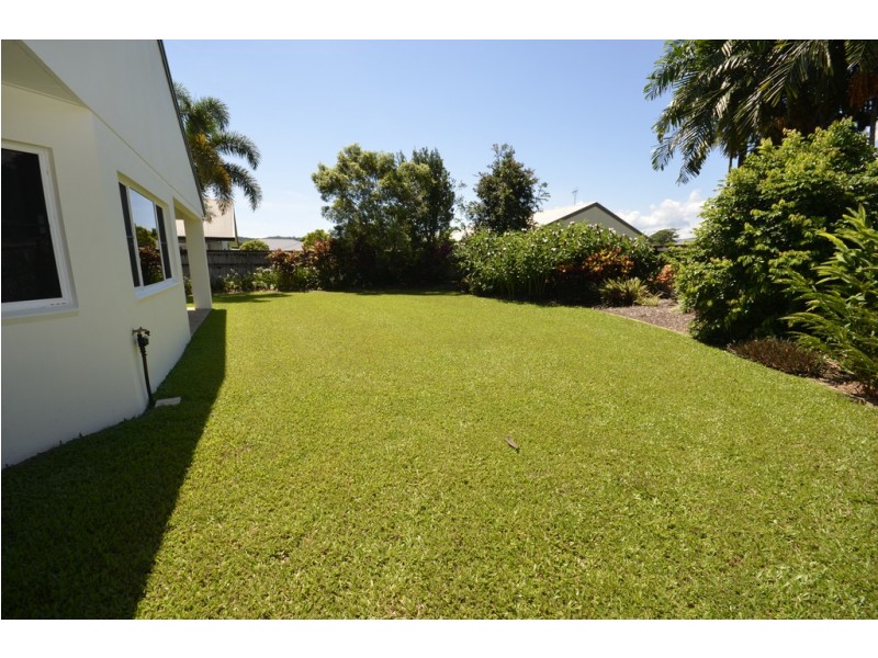 11 RIFLEBIRD CRESCENT, Mossman QLD 4873