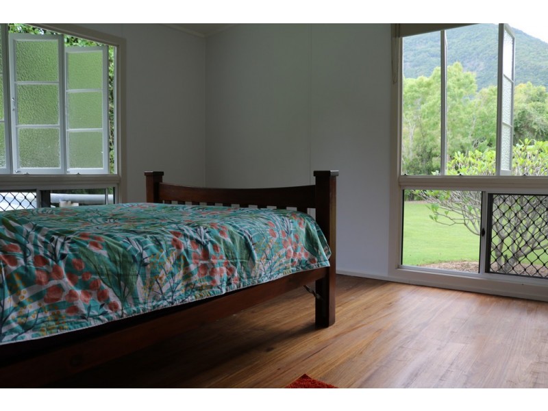 5057 CAPTAIN COOK HIGHWAY, Oak Beach QLD 4877