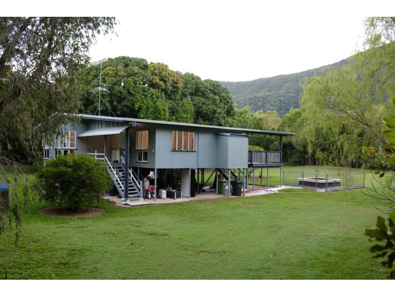 5057 CAPTAIN COOK HIGHWAY, Oak Beach QLD 4877