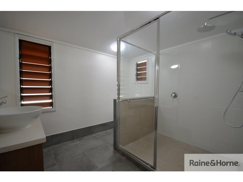 13 OWEN STREET, Mossman QLD 4873