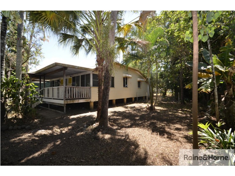 7 JACK STREET, Mossman QLD 4873