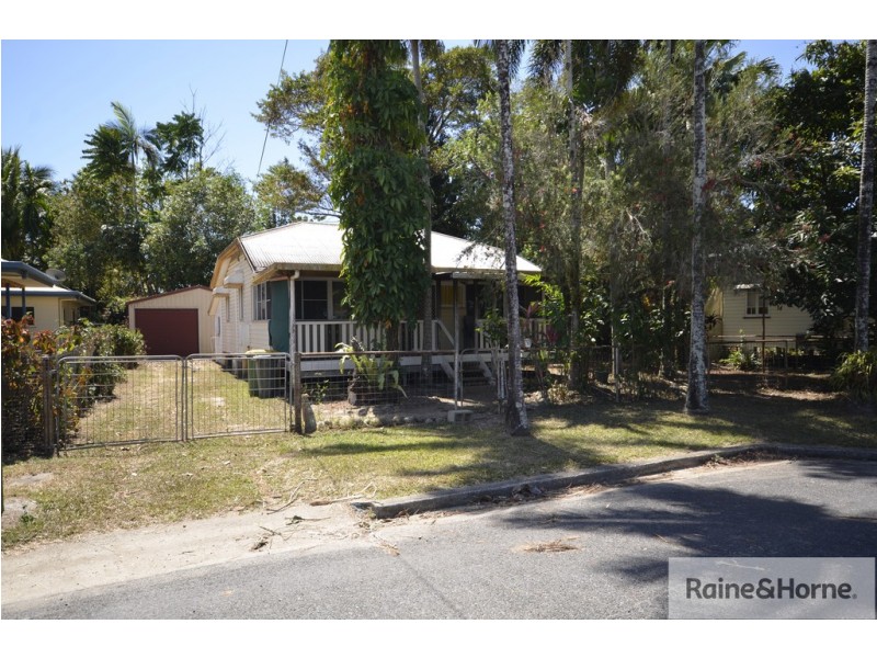 7 JACK STREET, Mossman QLD 4873