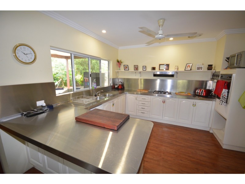 8 HOPE STREET, Port Douglas QLD 4877