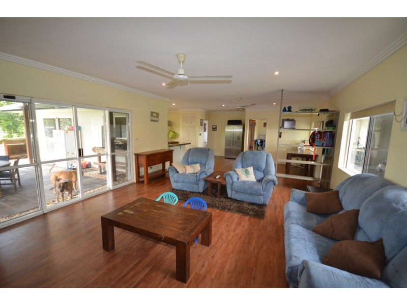 8 HOPE STREET, Port Douglas QLD 4877