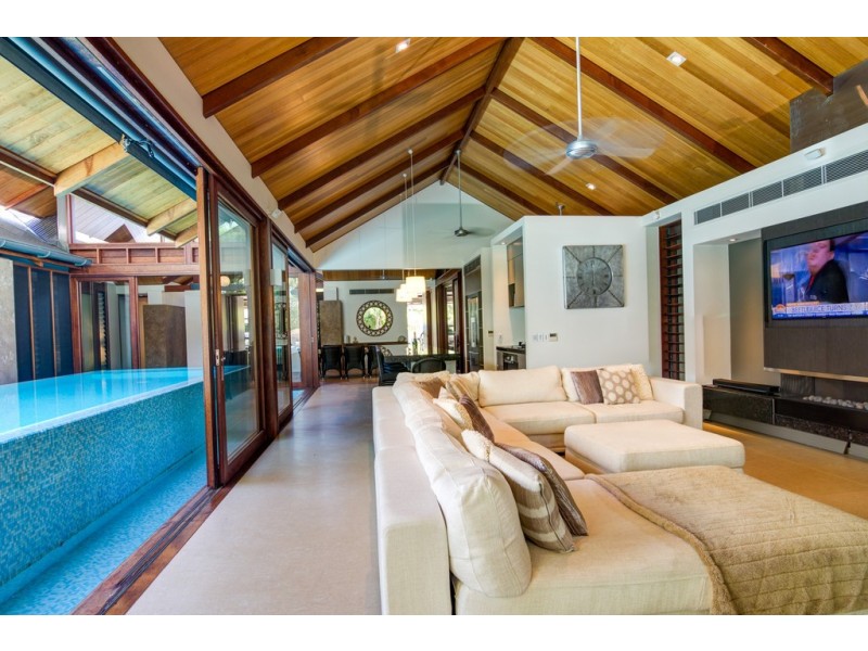 5 Beachfront Mirage, Port Douglas QLD 4877