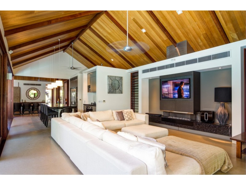 5 Beachfront Mirage, Port Douglas QLD 4877