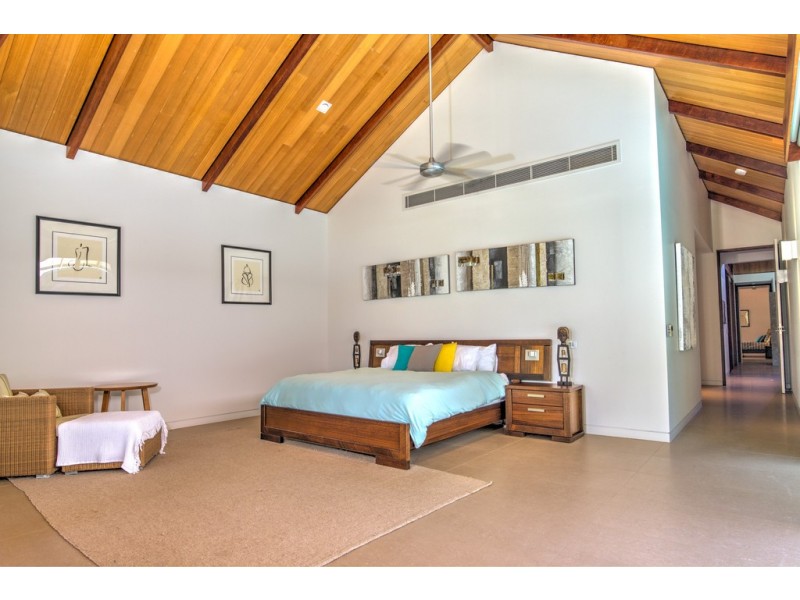 5 Beachfront Mirage, Port Douglas QLD 4877