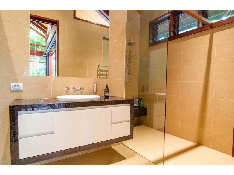 5 Beachfront Mirage, Port Douglas QLD 4877